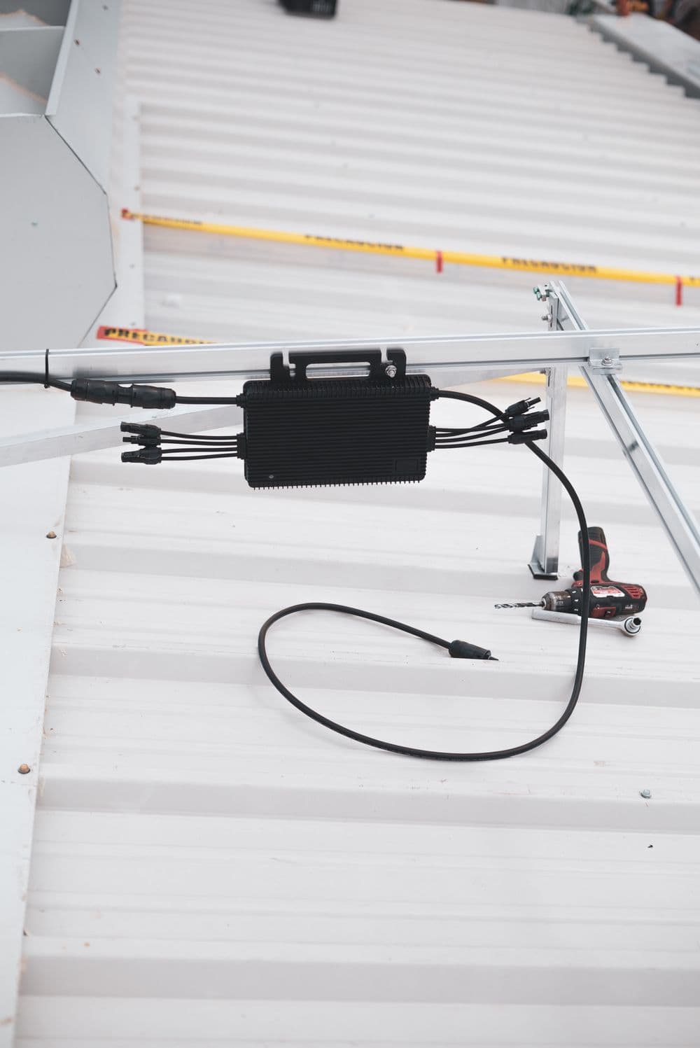 Solar mounting rail and accessories